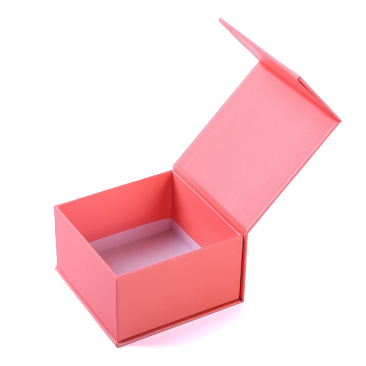 Recycled Cardboard Magnetic Closure Paper Gift Boxes Pink Custom Design Logo