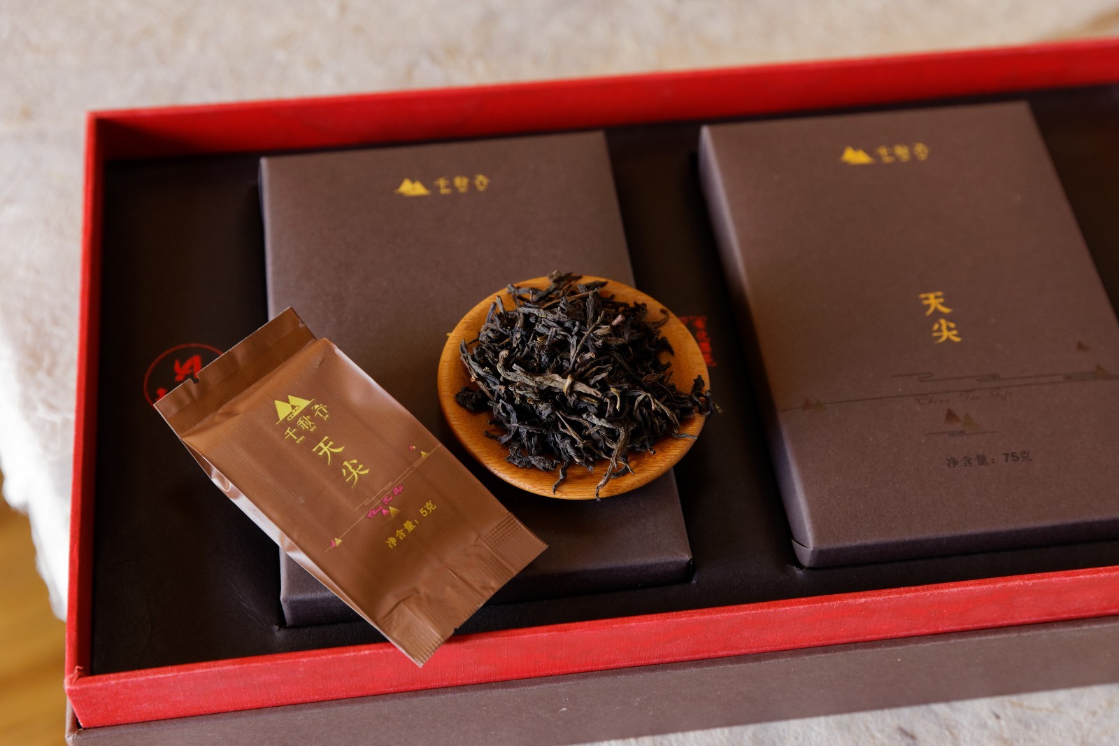 Fermented Processing Organic Black Tea Lapsang Souchong Loose Tea Bright Shiny Black Color