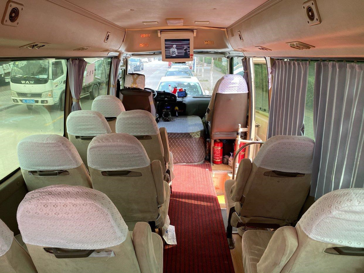 Second Hand Mini Coaster Bus Toyota 1hz 6 Cylinder Engine With 23 Seats