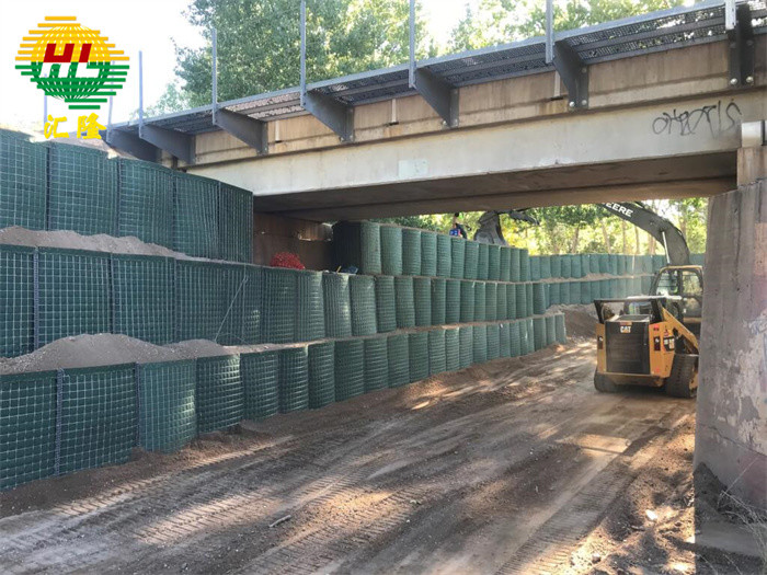 0.6m-2.7m Height Hesco Defensive Barriers Low Carbon Steel