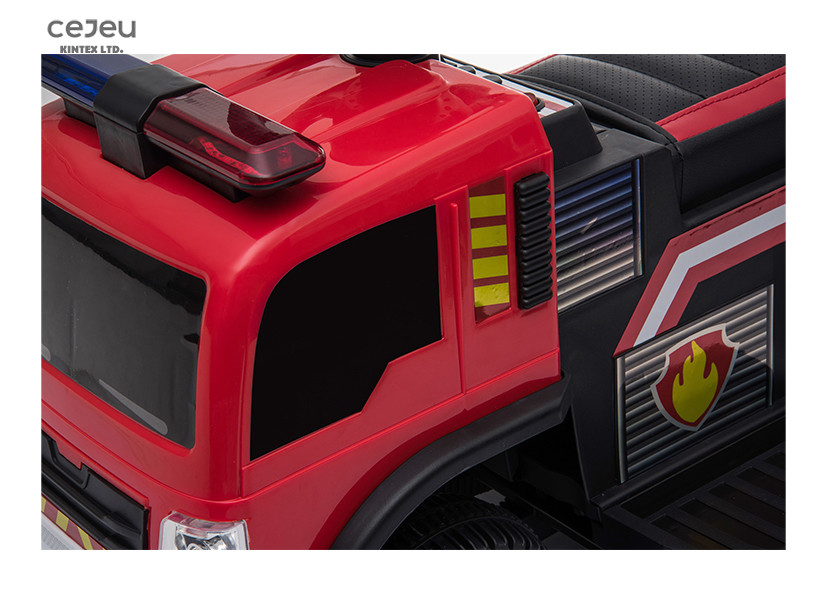 6V4.5AH Ride On Fire Truck With Police Sounds 12 Months Foot To Floor