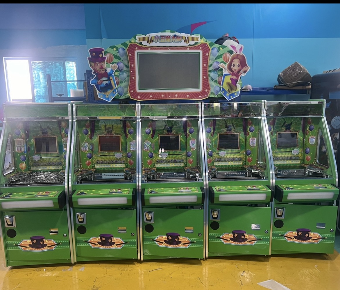 Super Circus Magician Lottery Game Machine Amusement Gaming Machines Customized