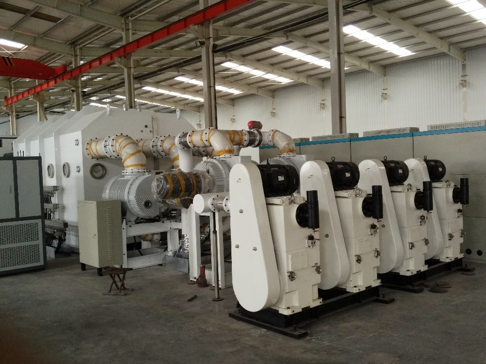 Manufacturing Vacuum Metallizer Needs 380V Vacuum Metallizer Machine for Plastic Coating