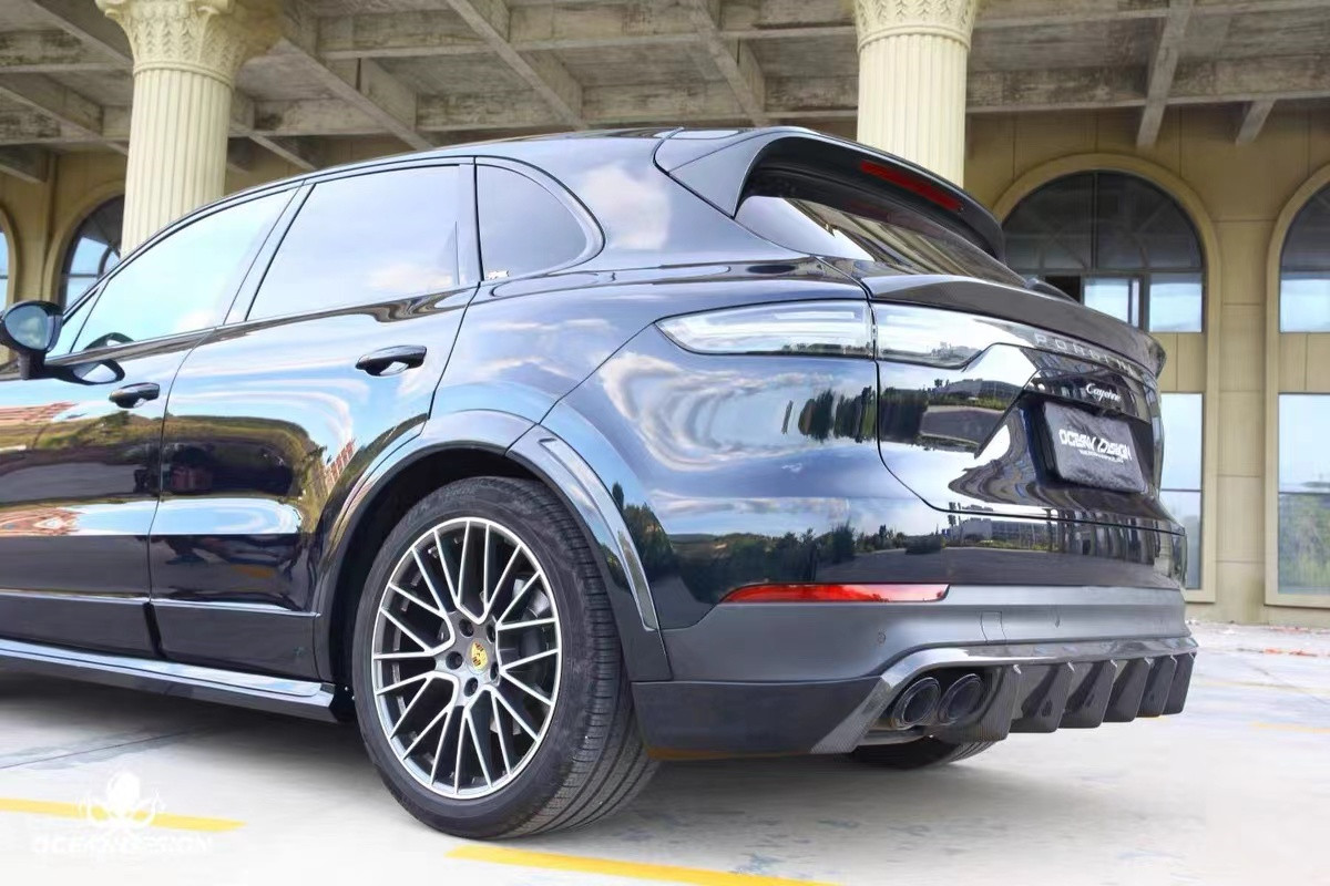 Replacement 2019 Porsche Cayenne Body Kit Side Skirts Dry Carbon Fiber Diffuser Spoiler