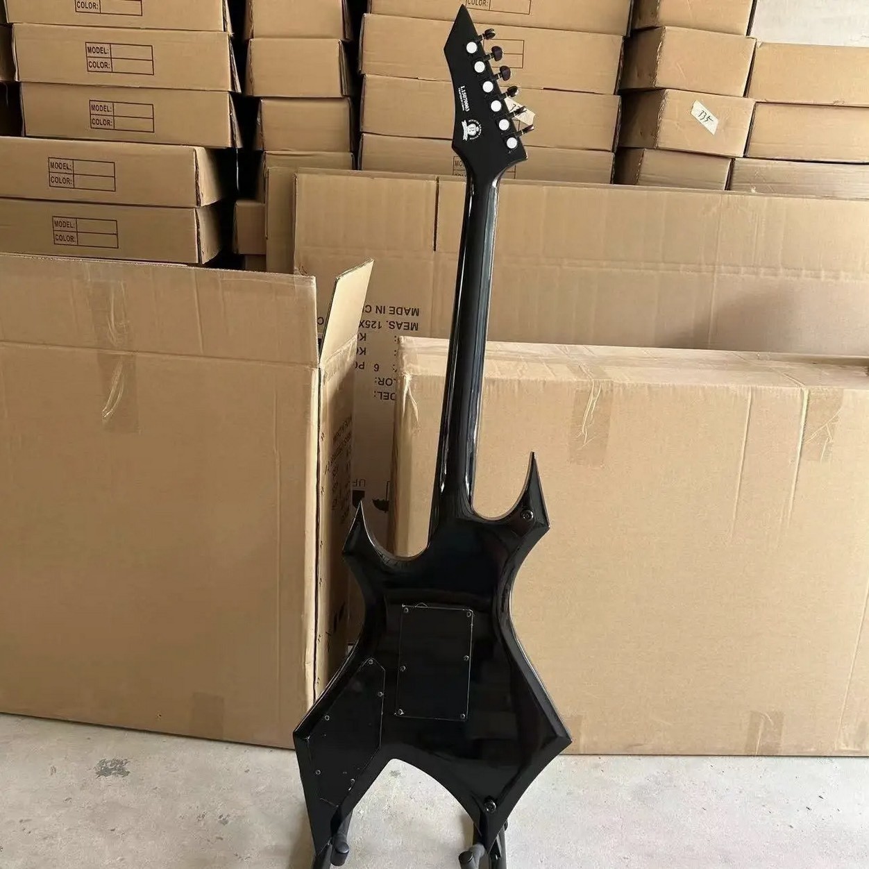 Custom .C.Rich "Warlock" Electric Guitar with Floyd Rose Vibrato Bridge Lock String Nut Active Pickup