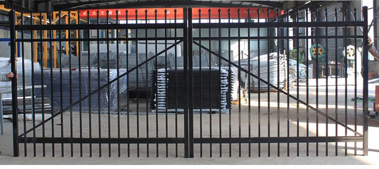 Decorative welded steel picket fence,beautiful-garden fence Steel Tubular Fence ,Garrison Fence for sale