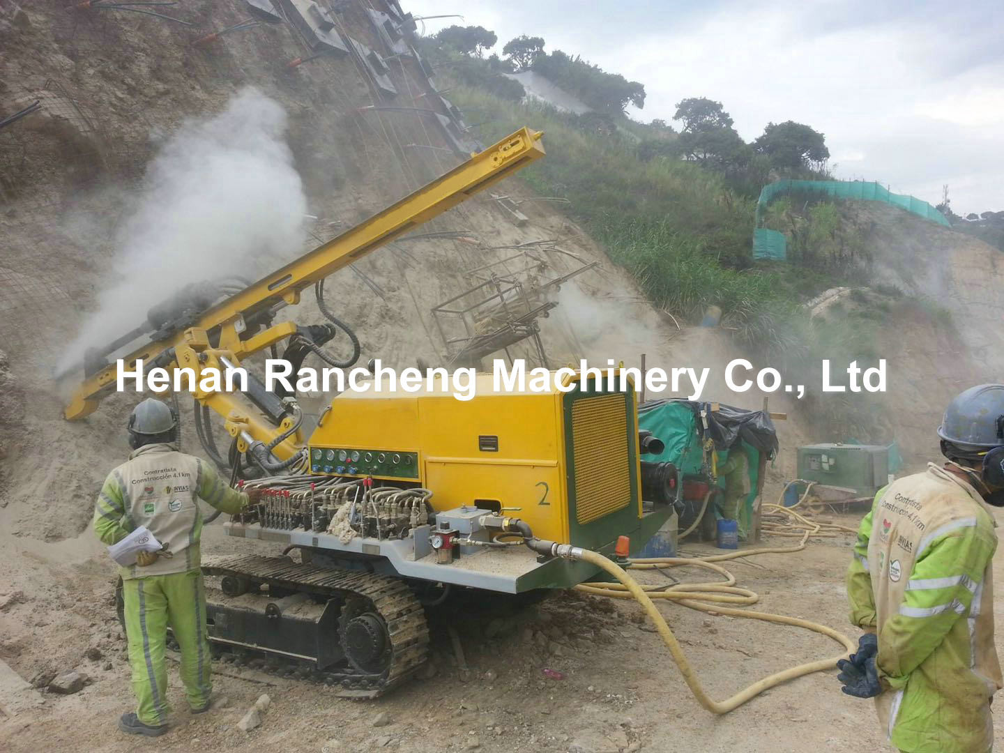 56kw Down The Hole DTH Drilling Rig Machine 62m Bore Depth 115 - 150mm Bore Diameter