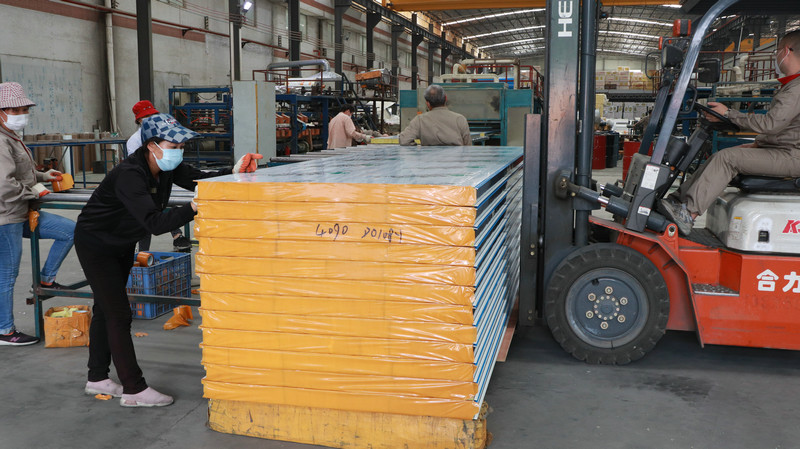 Building Materials 125mm Heat Insulated Glass Wool Sandwich Panel