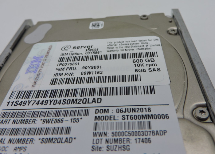 IBM Hard Disk DS3500 DS3524 00Y8861 00Y8859 600G 10K SAS 2.5inch 1 year warranty
