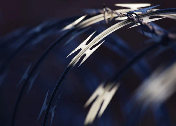Anti Climb Razor Wire Heavy Duty Construction For Secure Facilities And Public Areas