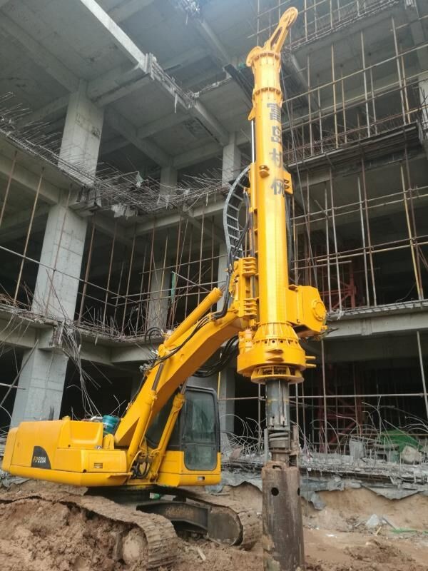 20m Small Rotary Pile Drilling Rig Pile Driving Equipment 1200mm Max Diameter FD520A