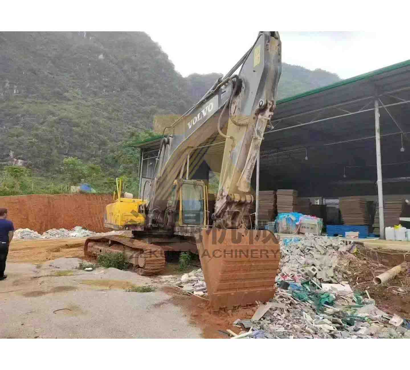 Original Volvo Ec290BLC Crawler Excavator 29t Hydraulic Digger Used with 6001-8000 Working Hours and Other Hydraulic Pump