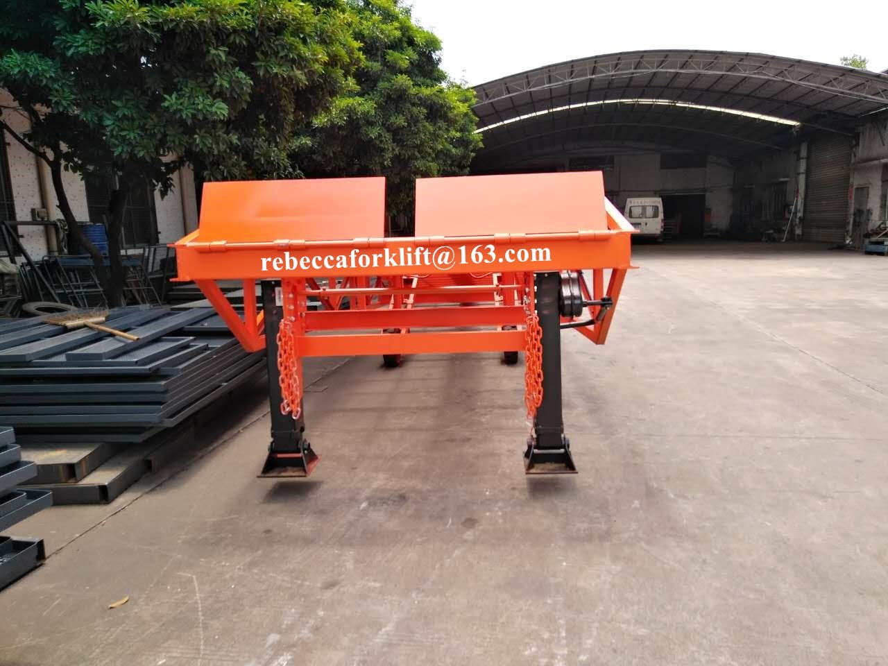12 Ton Container Loading Ramp , High Duty Steel Structure Mobile Forklift Ramp