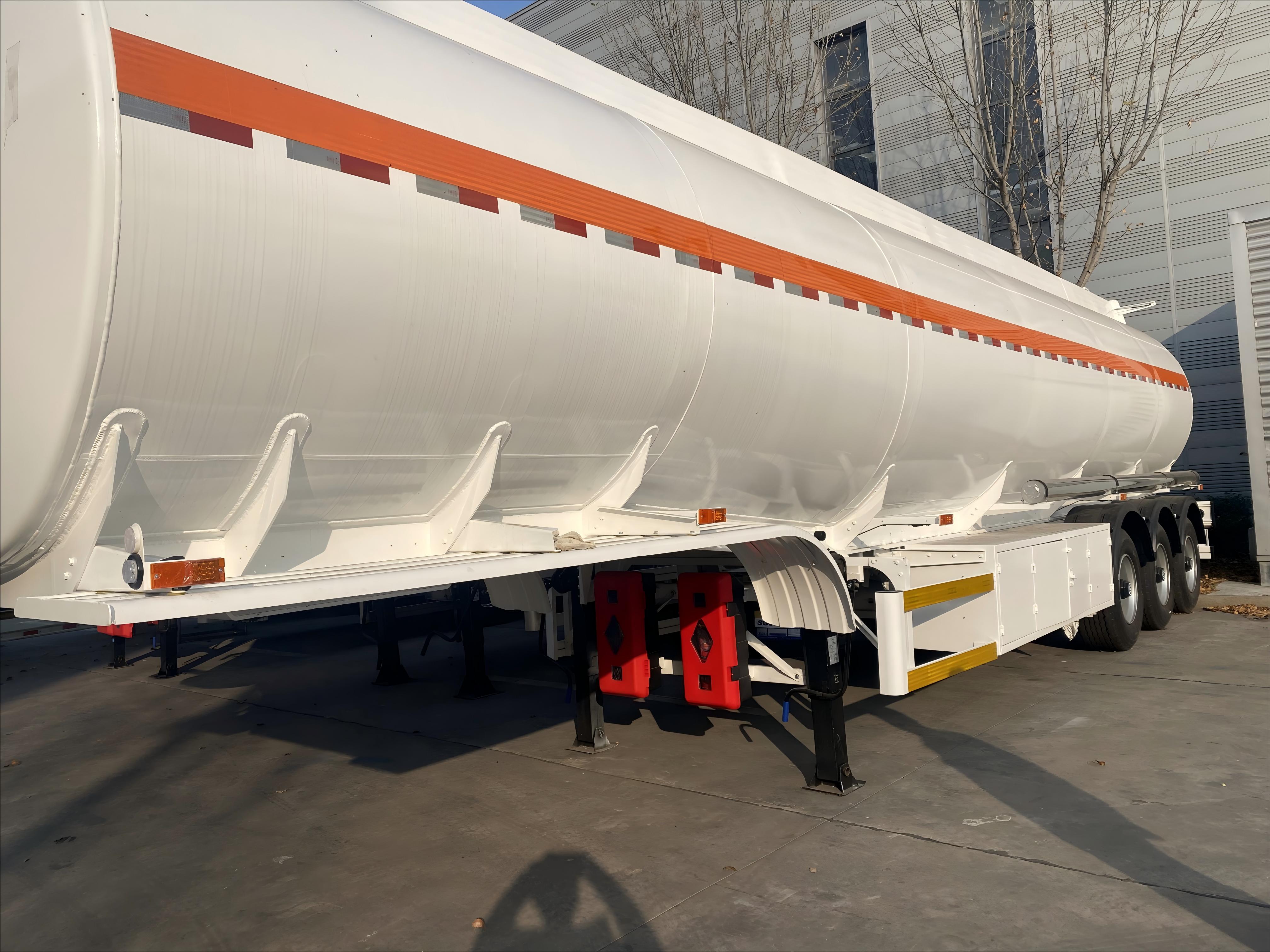 CIMC water, milk, diesel, gasoline, edible oil, petroleum liquid transport Fuel tank truck