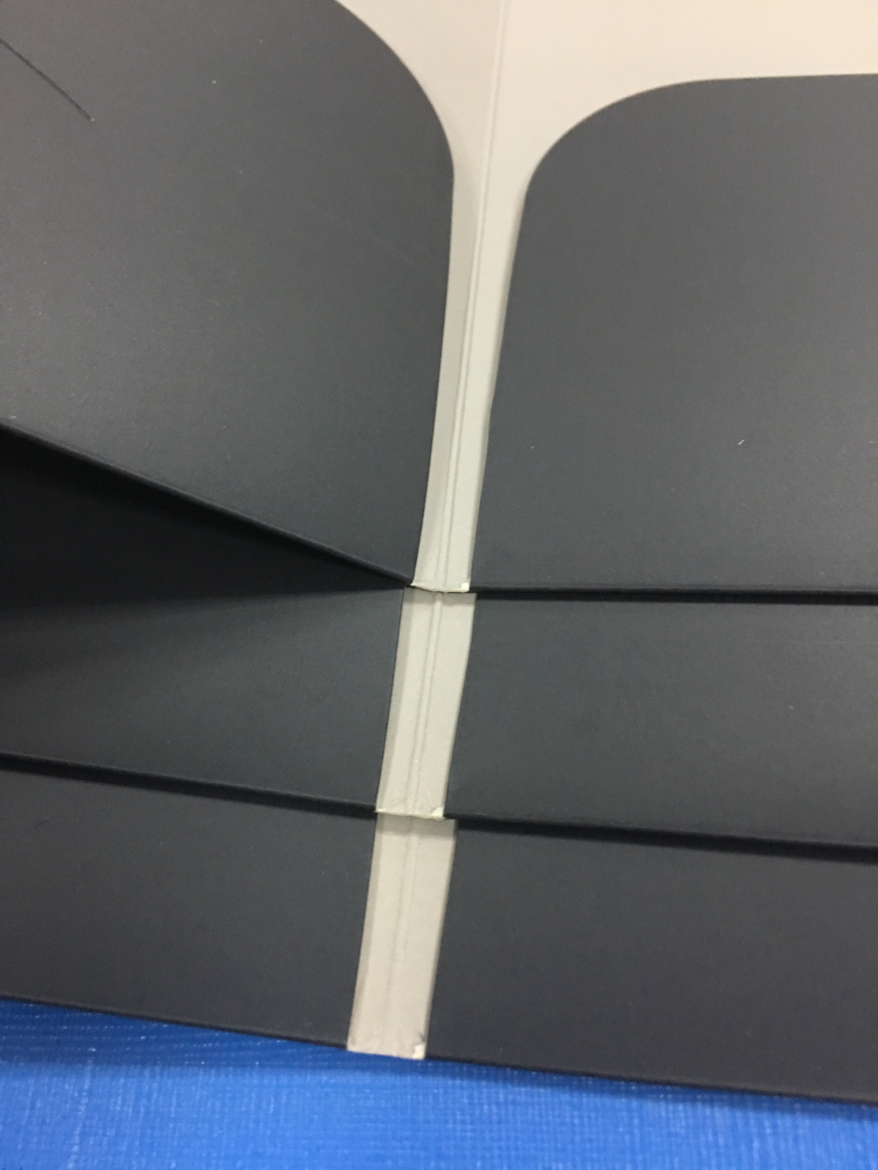 OEM Personalized Pocket Folders A4 Size Embossing Saddle Stitching Custom Color