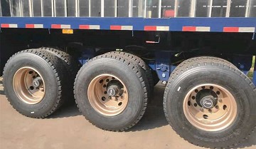 CIMC Hot Sale 3 Axle made by high quality iron 40ft Container Chassis Car Trailers Flat Bed Container Flatbed Semi Trailer