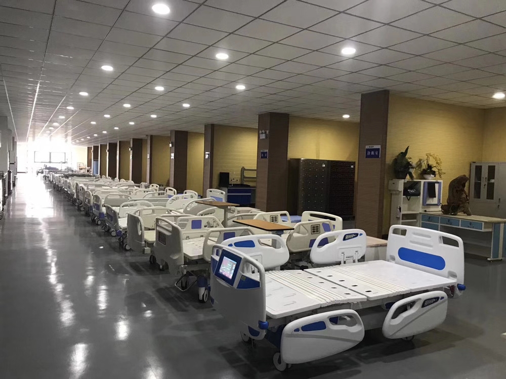 97CM 20 In Hospital Furniture Equipment ABS Multi Function Single Shake Nursing Care Bed