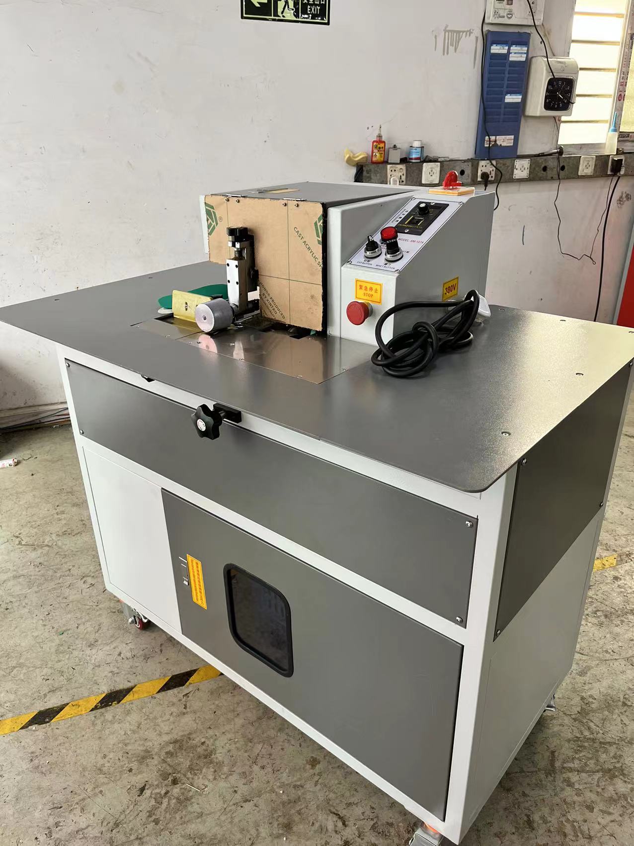 380V/50Hz Voltage YUTAI Sponge Insole Pad Foam EVA Skiving Machine for Leather Package Dimensions 1150*700*1200MM