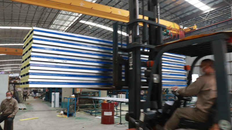 Prefab House 100mm Fireproof Glass Wool Sandwich Panel