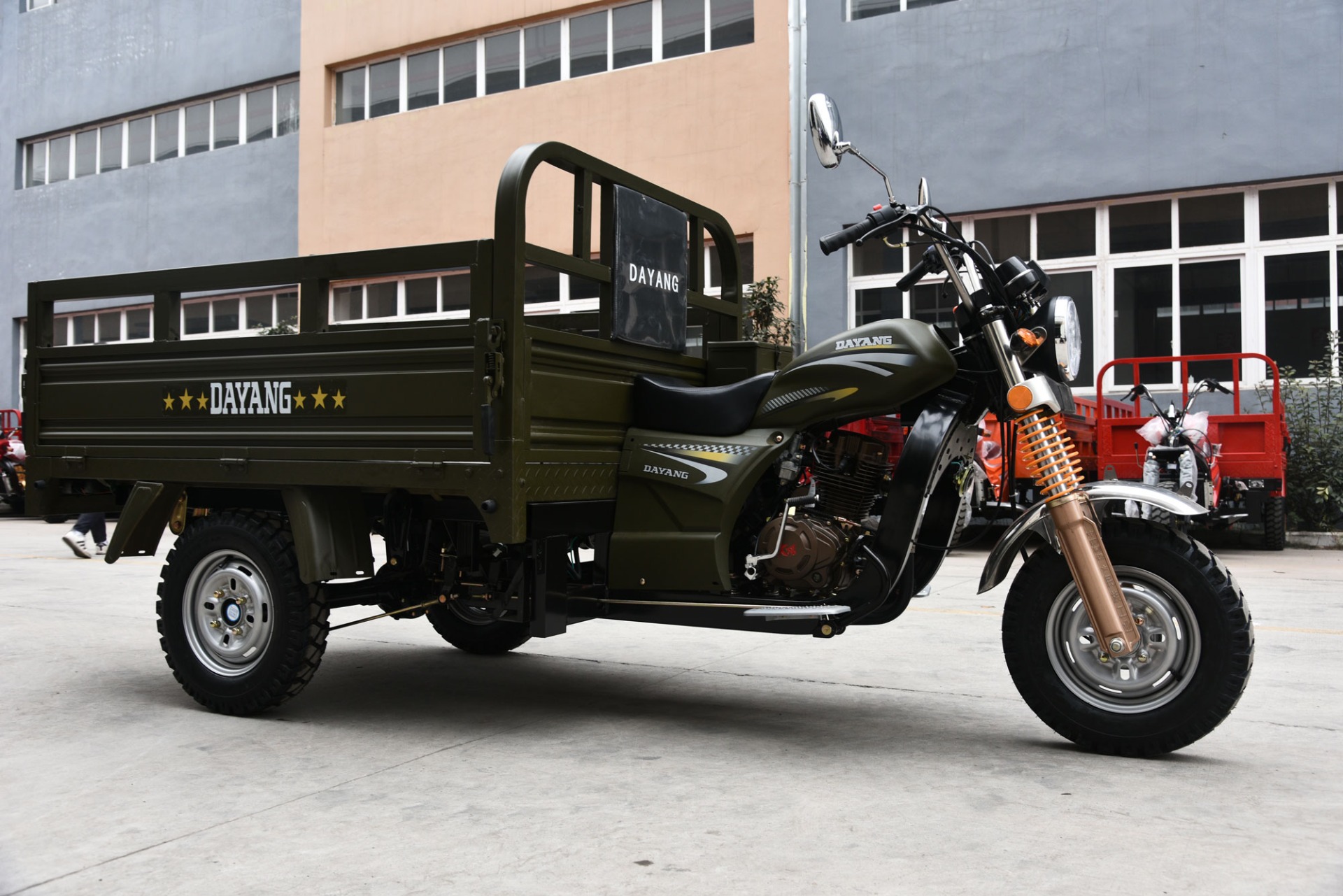 150cc Engine Classical and Light Loading Truck Cargo Tricycle with Hydraulic Rear Brake