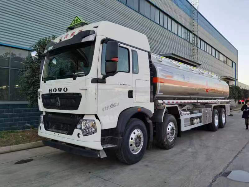 12m3 Oil Tank Truck With 351-450hp Horsepower And 4X2/6X4/8X4 Driving Type