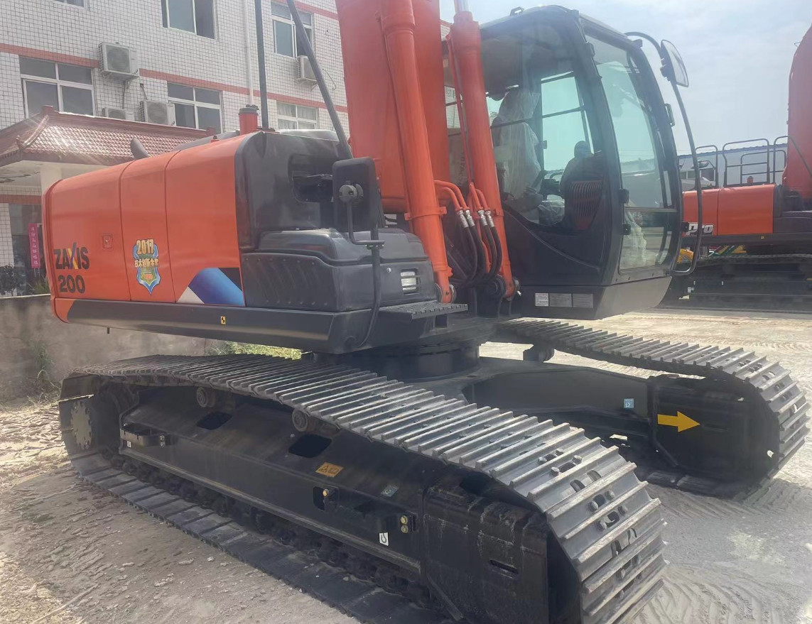 20 Ton Japan Brand Used Excavators Hitachi Zx200 Crawler Hydraulic 0.9m³ Bucket Capacity Digger