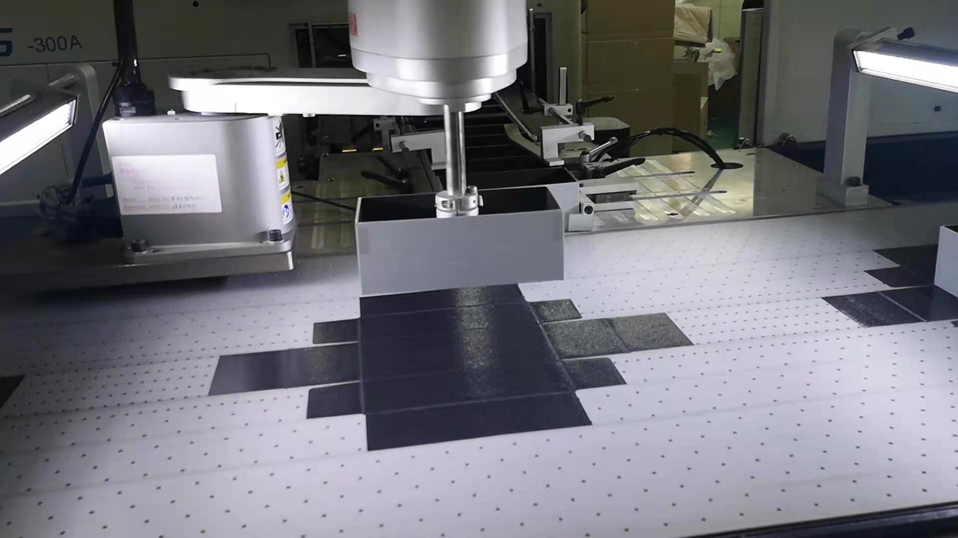 Multifunctional Paper Box Making Machine 15 - 25pcs/min