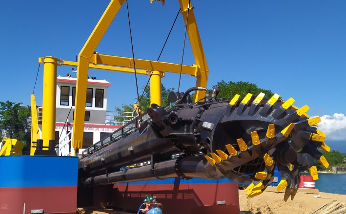 6m Dredging Depth Cutter Suction Dredger Ship 205KW With Cummins Engine WN200 Pump