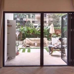 China Aluminum Alloy Frame Barrier Free Retractable Screen Door OEM ODM on sale