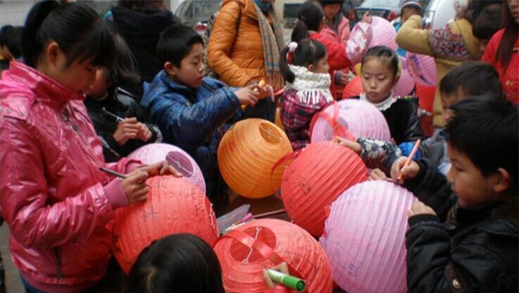 LED Paper lantern，White Lantern Wholesale, Spot Handmade Paper Lanterns, Custom Cartoon Lanterns, Paper Crafts Paper Lan