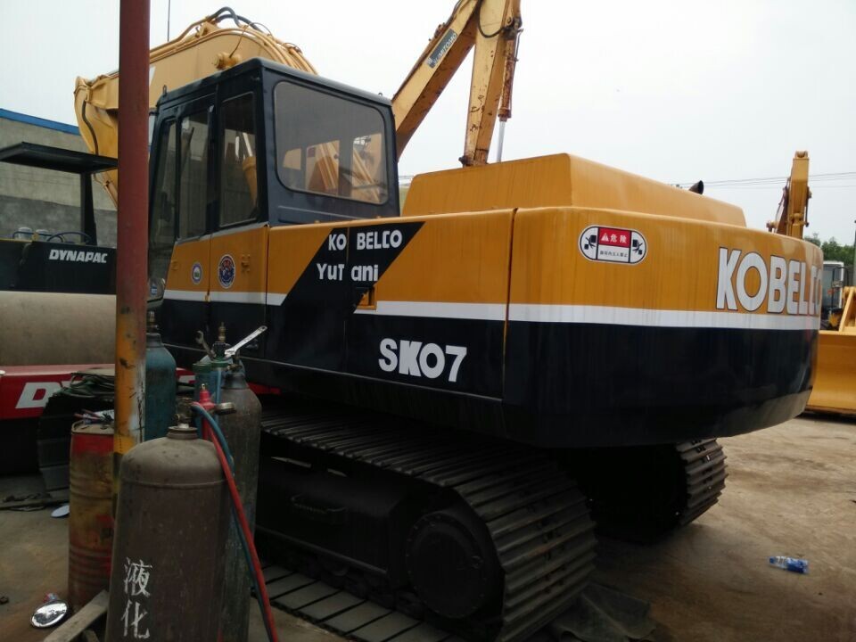 Japan Made Kobelco Hitachi SK07 SK200 EX200 EX60 Cheap Price Crawler Digger Excavator For Sale