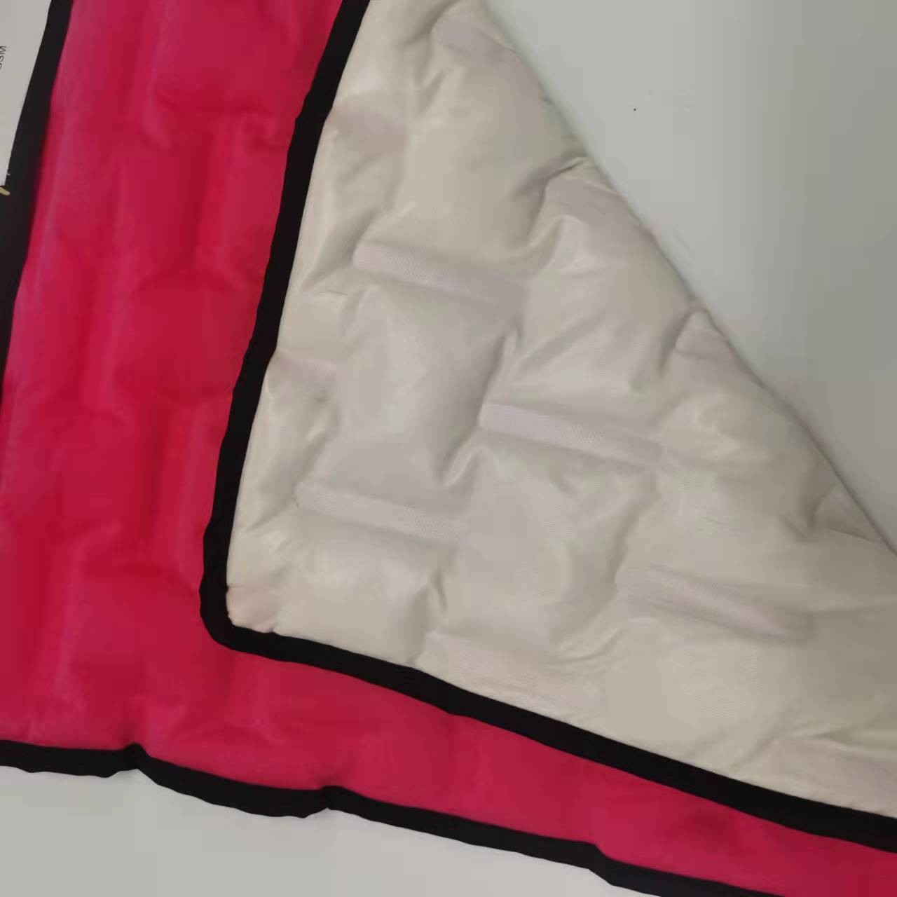 95% Polyester 5% Spandex Winter Jacket Fabric In 2 Layers Bonding 40Dx40D