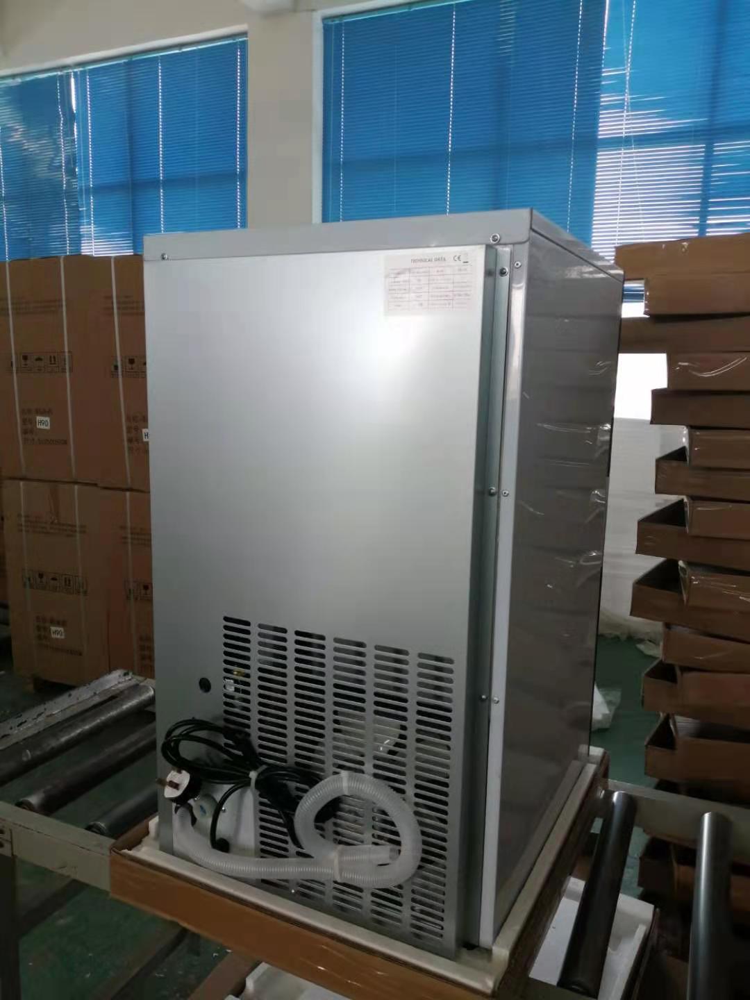 Square Ice Shape 100kg Automatic Commercial Ice Block Making Machine for Business Restaurant Hotel 72 Pieces Ice Plate
