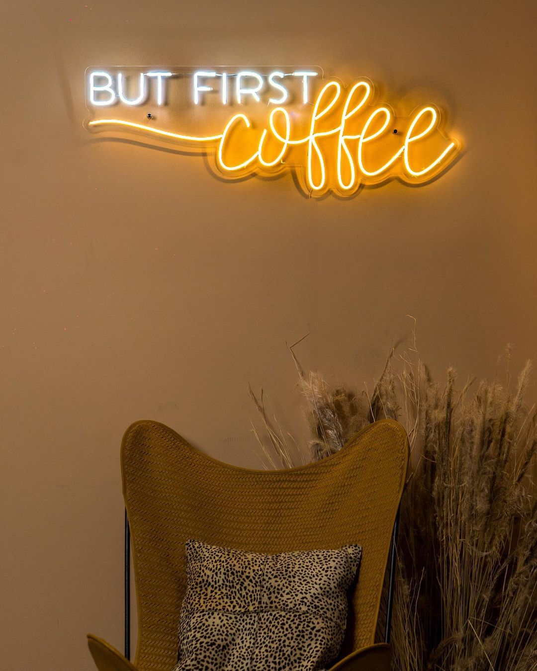 Studio LED Neon Sign with Customizable Design and Long Lifespan Lifespan hours 50000