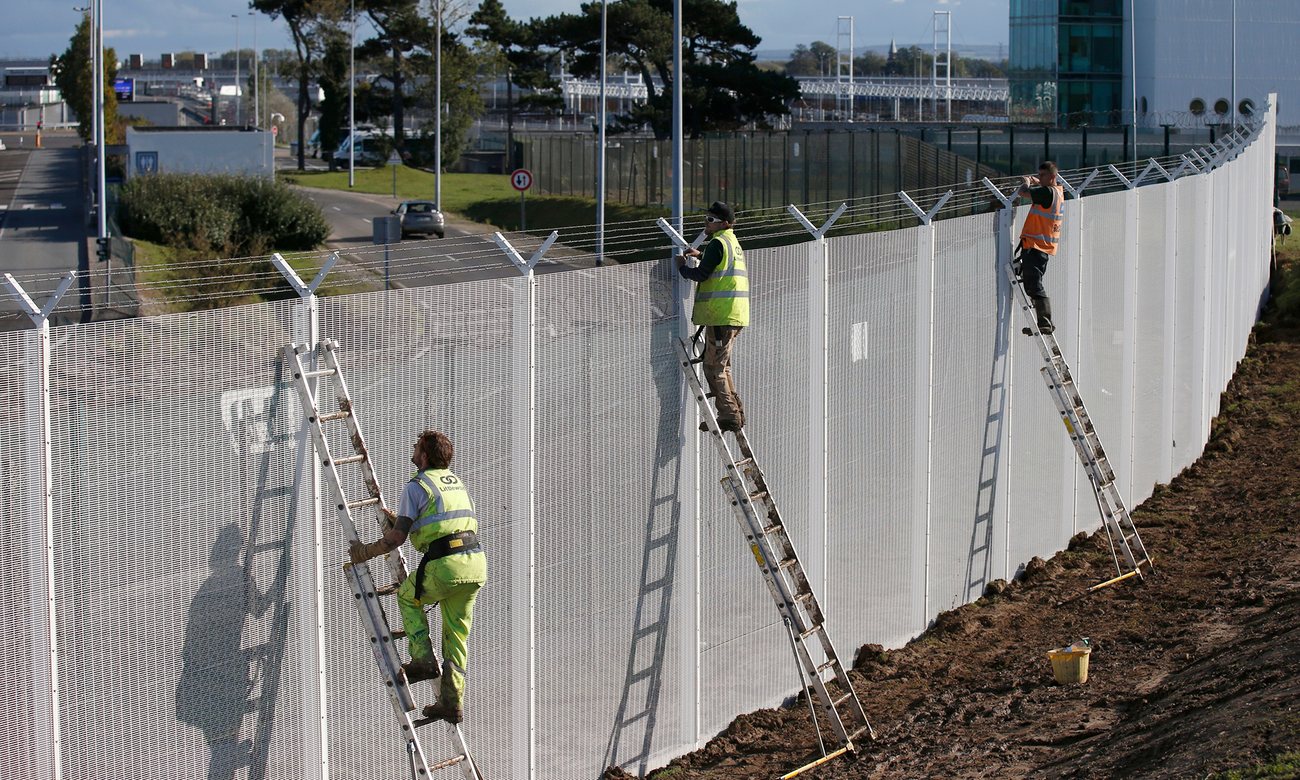 China supplier anti-climb allumen perimeter 358 Mesh fence ( High security fencing )