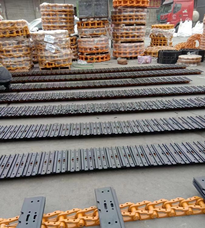 Professional manufacturer of track shoe or link assembly for excavator machine Chassis parts