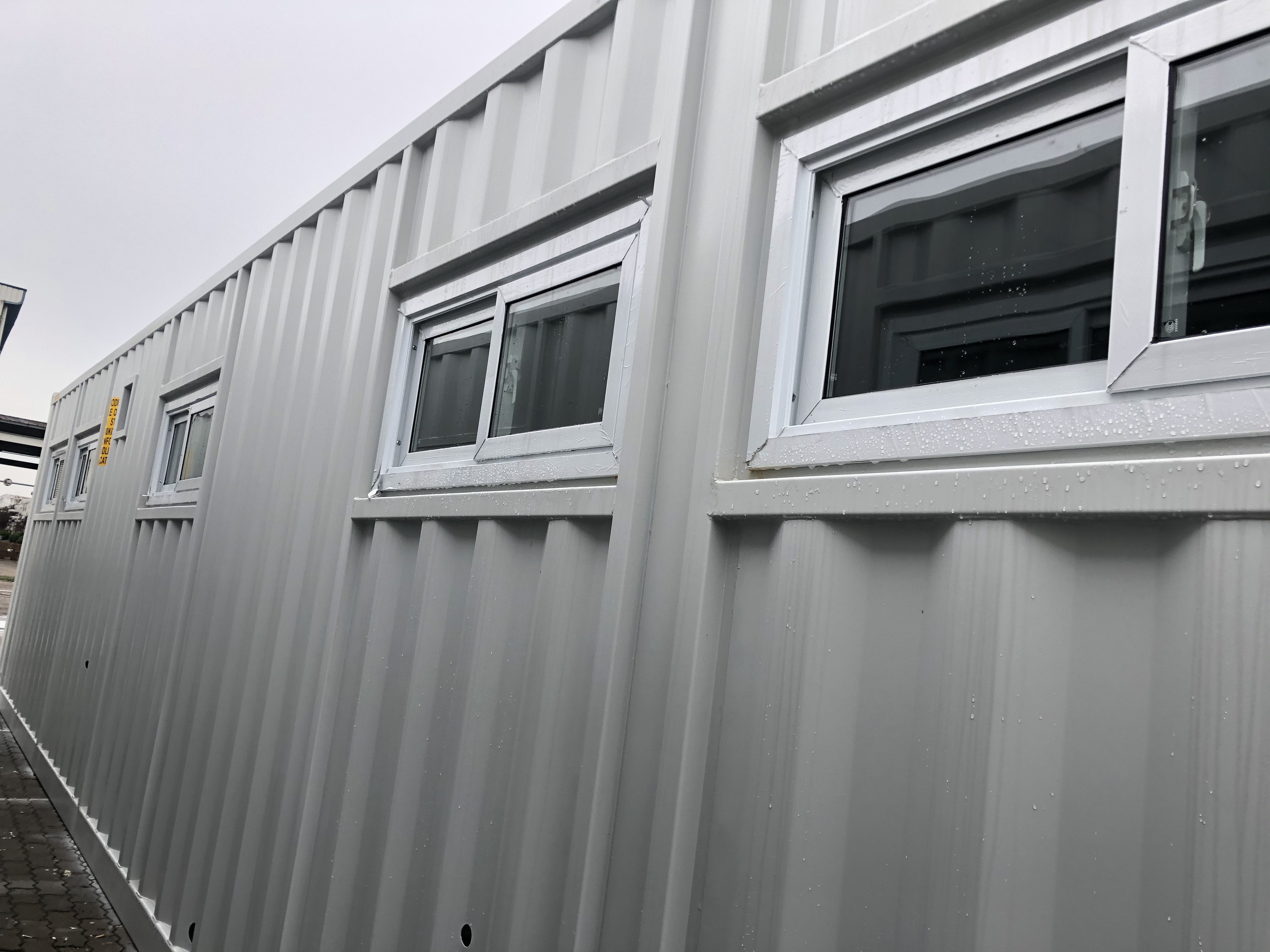 20 Feet Shipping Container Cabin With 5 Peices Of Toliet Baling Box Wash Table& Mirrow