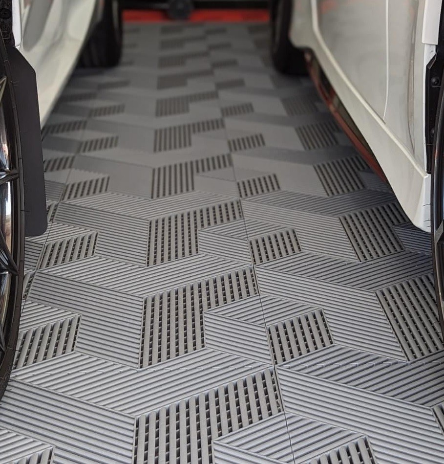 Ribbed Surface Workshop Floor Tiles 18mm Race Deck Garage Floor Tiles