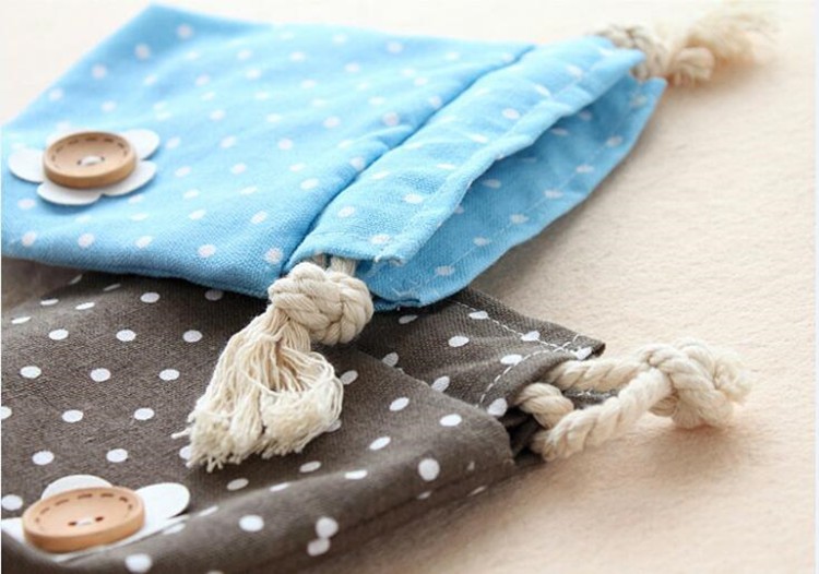 Hot selling lovely customized promotional calico drawstring bag small candy pouch cute Mimi pocket for gift