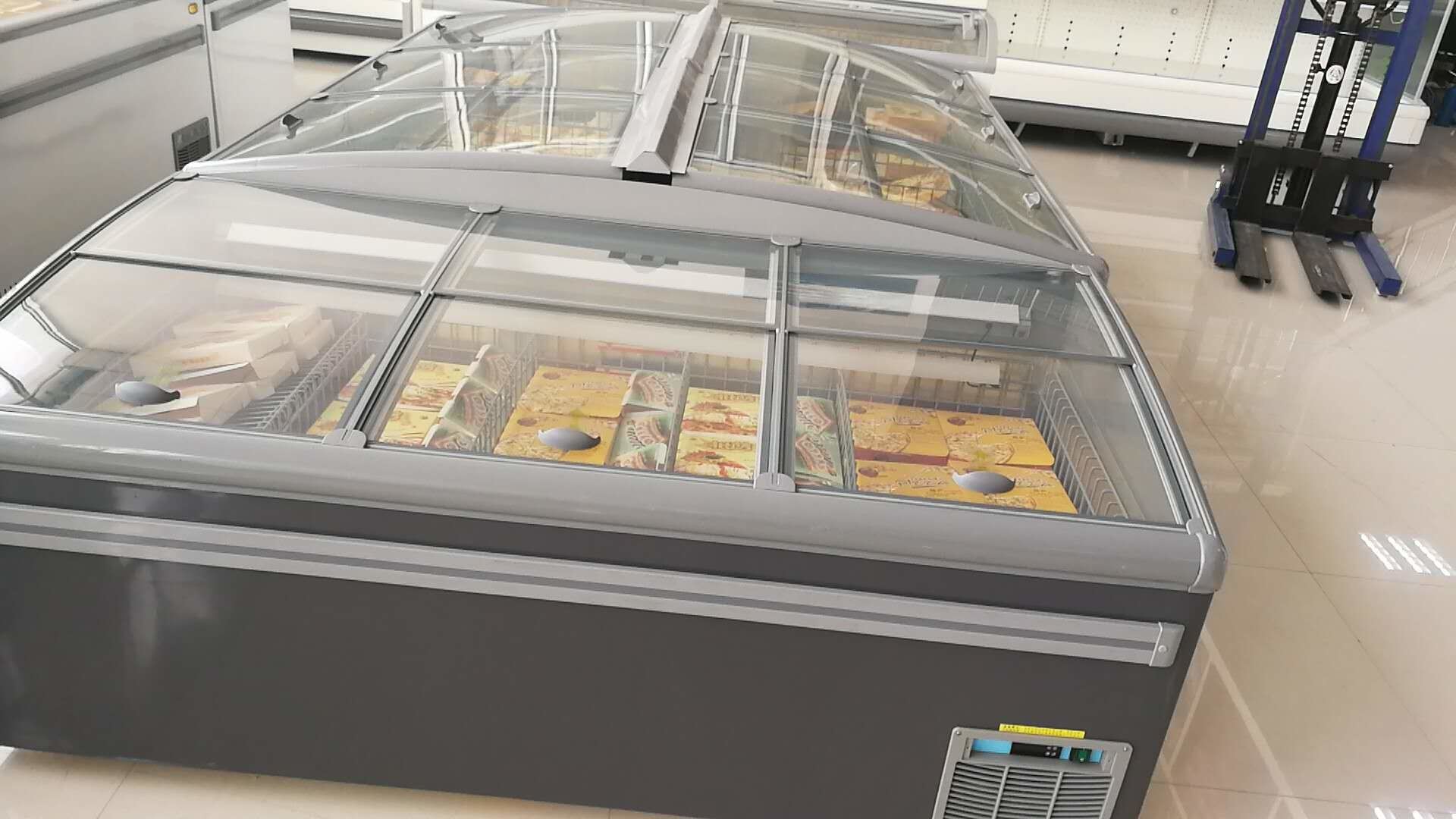 High Efficiency Static Cooling Supermarket Island Freezer For Meat Seafood