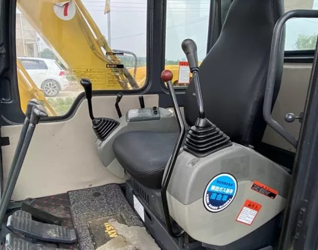 Komatsu PC60 Excavator Cab