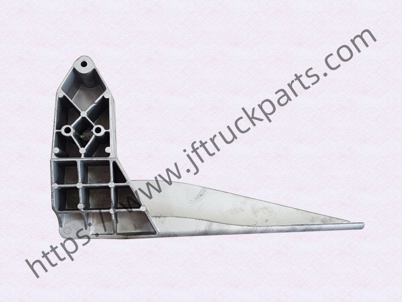 FOTON Auman Front lower guard connects to bracket left H4831022900A0