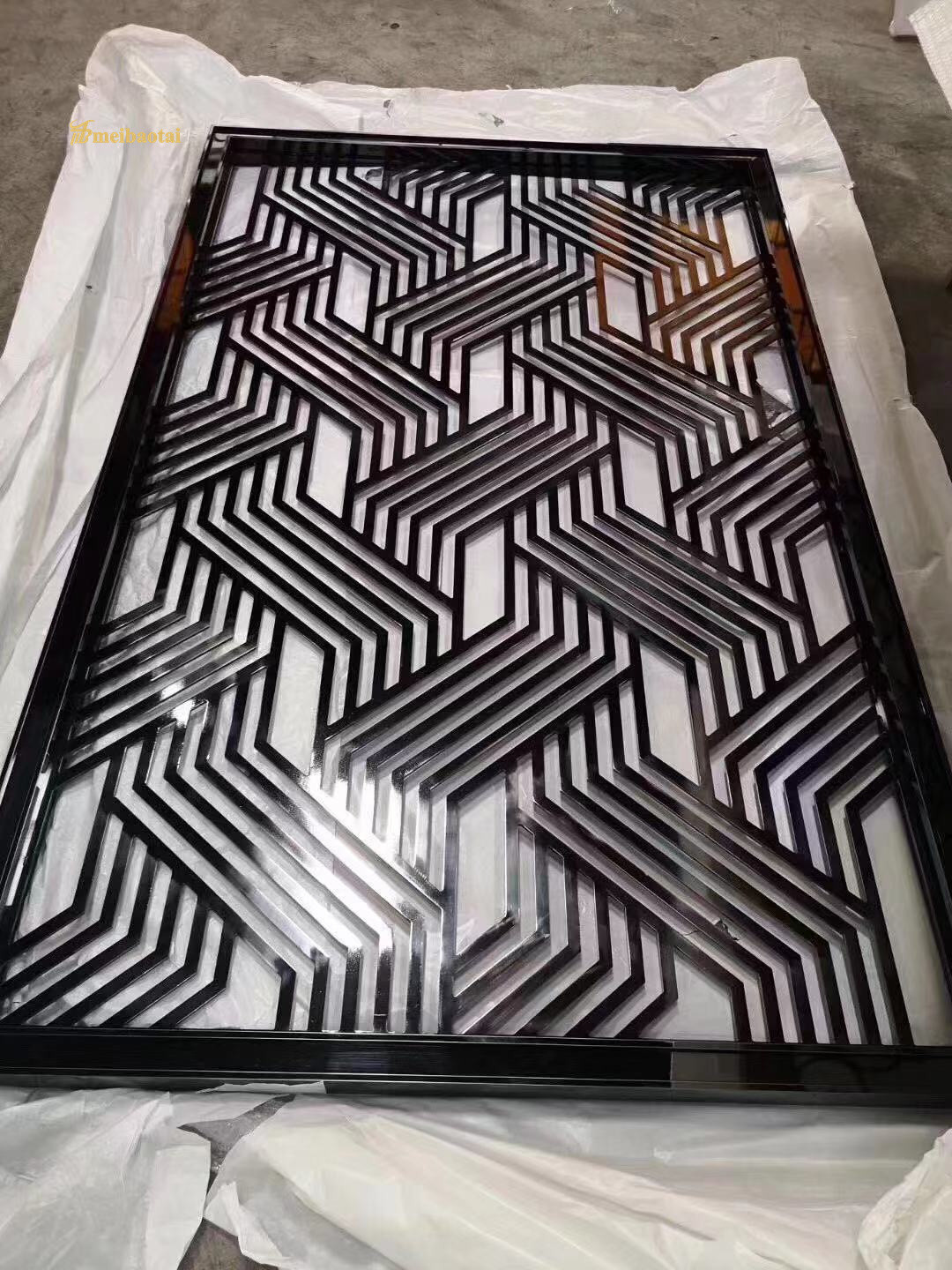 Aluminum CNC Cutting Black Color Divider