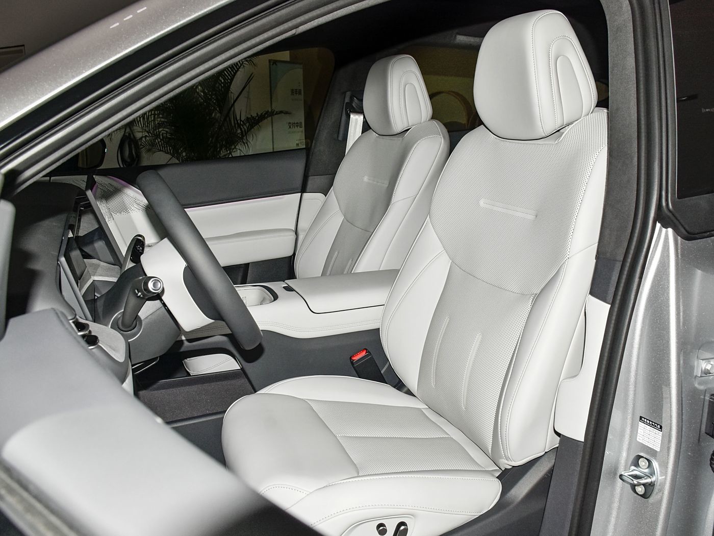 2025 Pure Electric Limousine Electric Car G Series Fast Charging Time 0.2hrs for Your Luxury Transportation with Sunroof