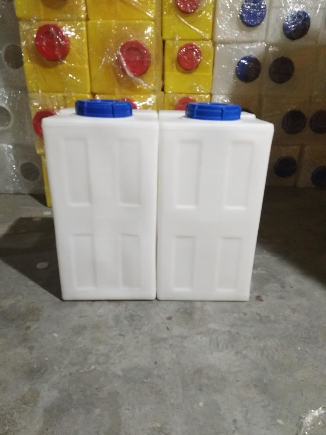 Rectangular Shape Plastic Water Dosing Tank 80 L Roto Molded Poly Material