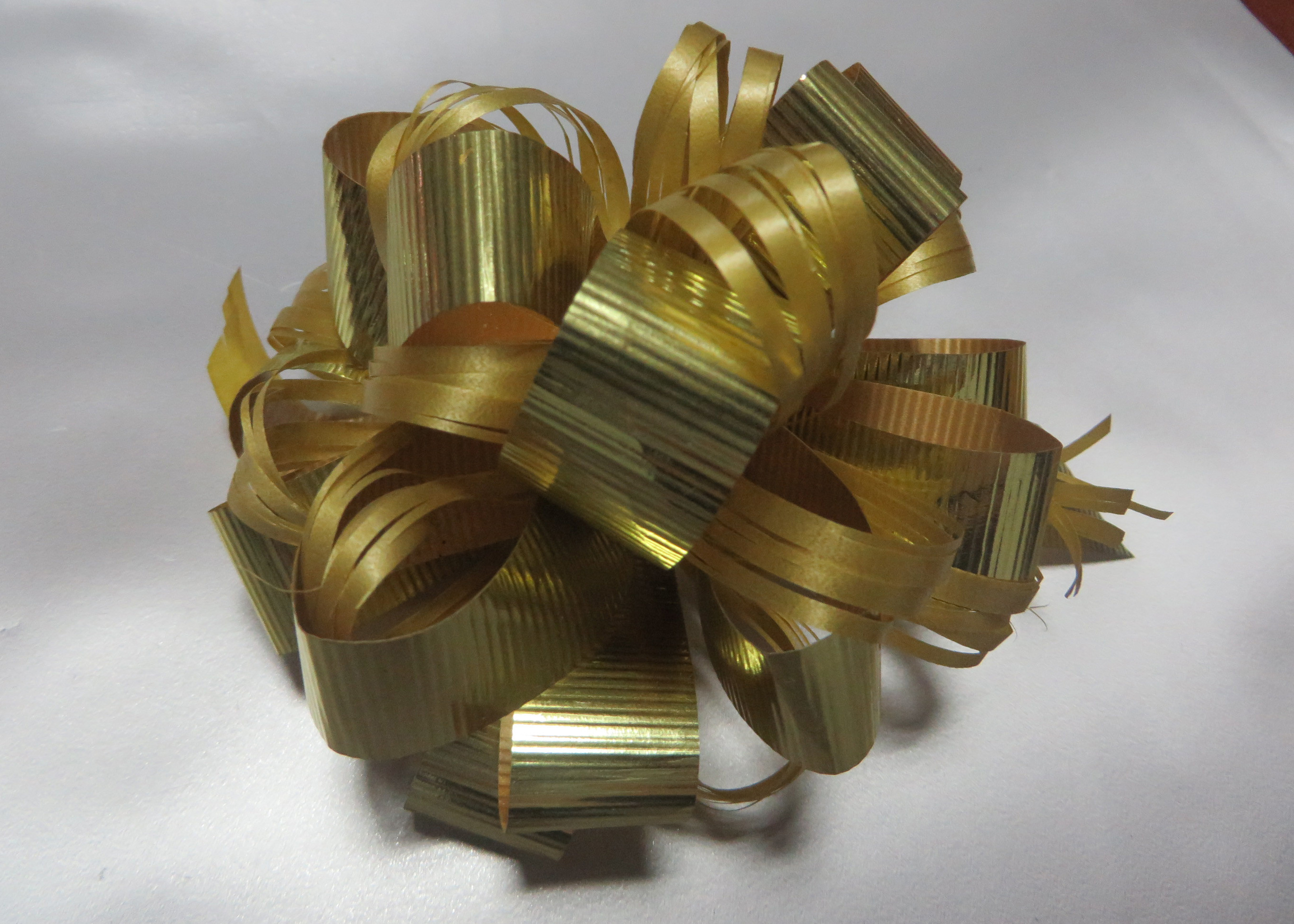 4.5“ Gift pull Pom Pom Bow with Crimped metallic ribbon and PP raffia for packing and decoration