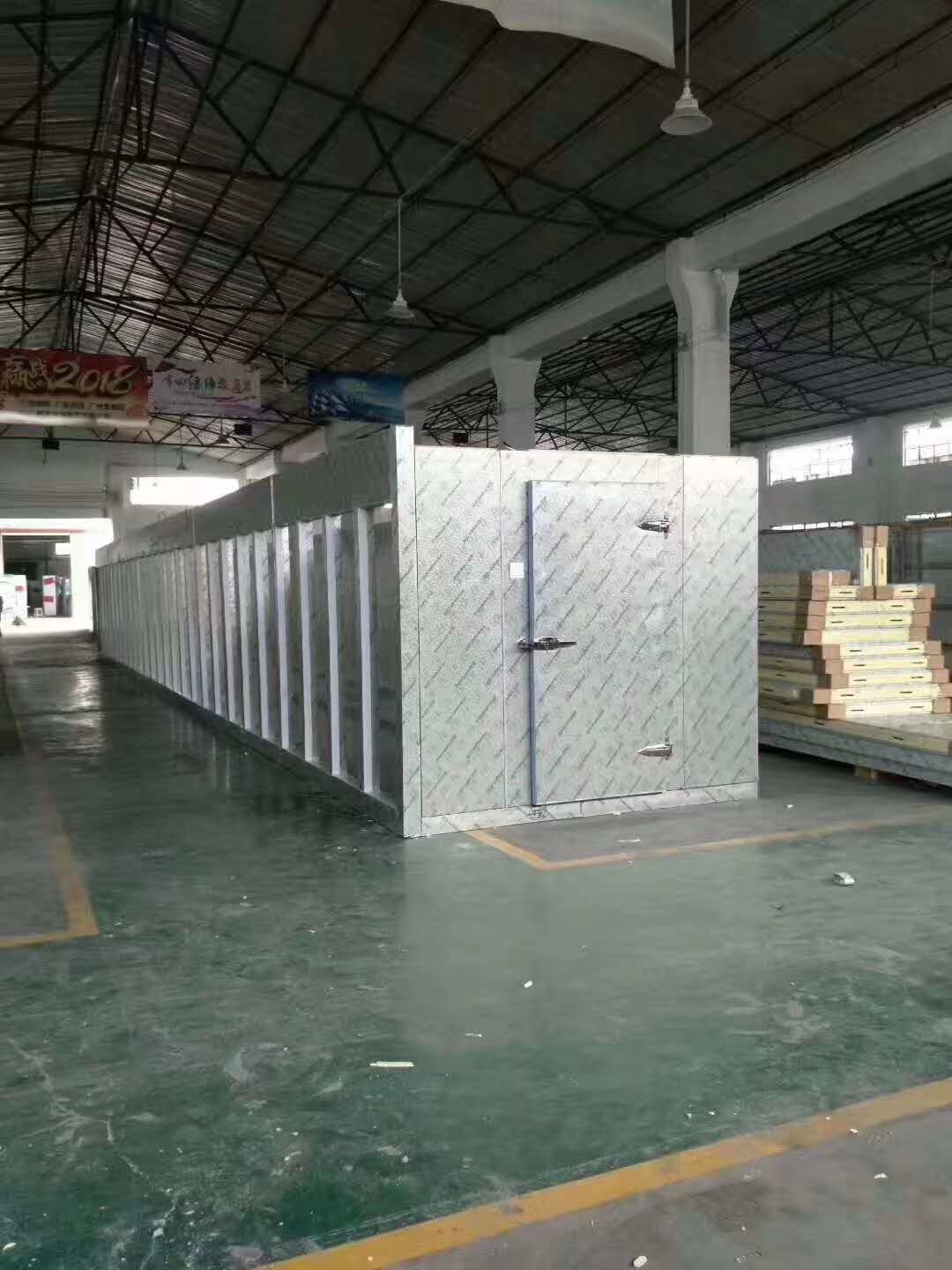 Fan Cooling Commercial Beverage Cooler / Vertical Display Fridge With Large Back Storage