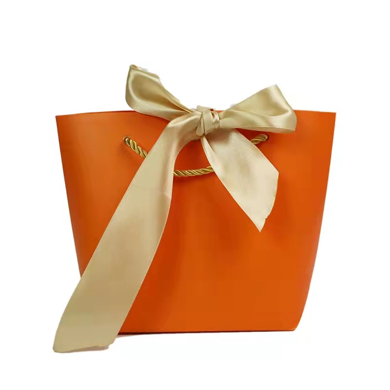 Personalized Luxury Custom Crafts Handmade Pink Coated Art Paper Cosmetics Clothes Jewelry Gift Bag Small