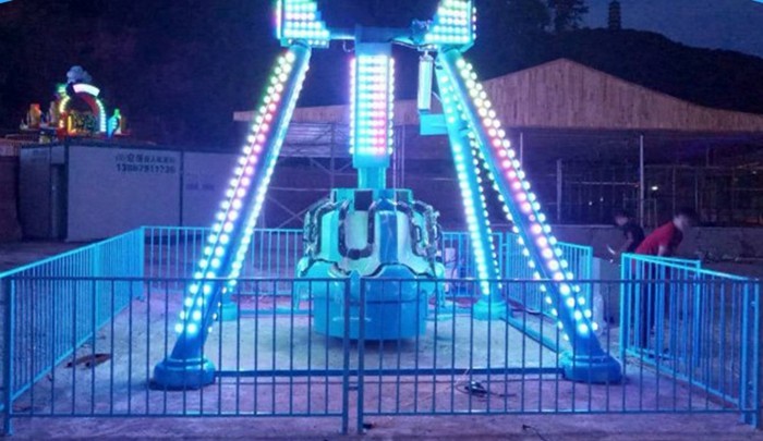 60 Degree Swing Pendulum Swing Ride With LED Lights And Smooth Music