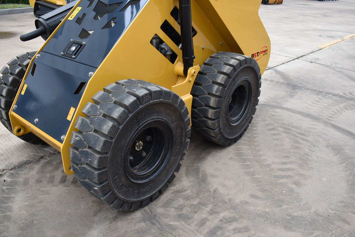 1.4kW 5.2L Mini Skid Steer Track Loader With Kubota Diesel Engine